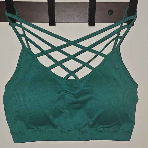 Zenana: NIB, +Size, Seamless Crisscross Front Bra top w/Removable pads, GREEN 💚 - Picture 3 of 12